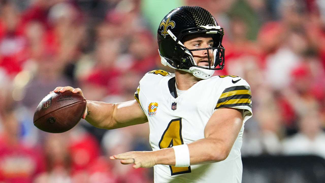 Derek Carr 'no savior' for skidding Saints, just trying to be 'great ...