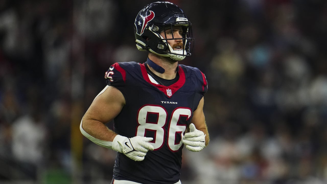 Texans re-signing TE Dalton Schultz to three-year, $36 million contract