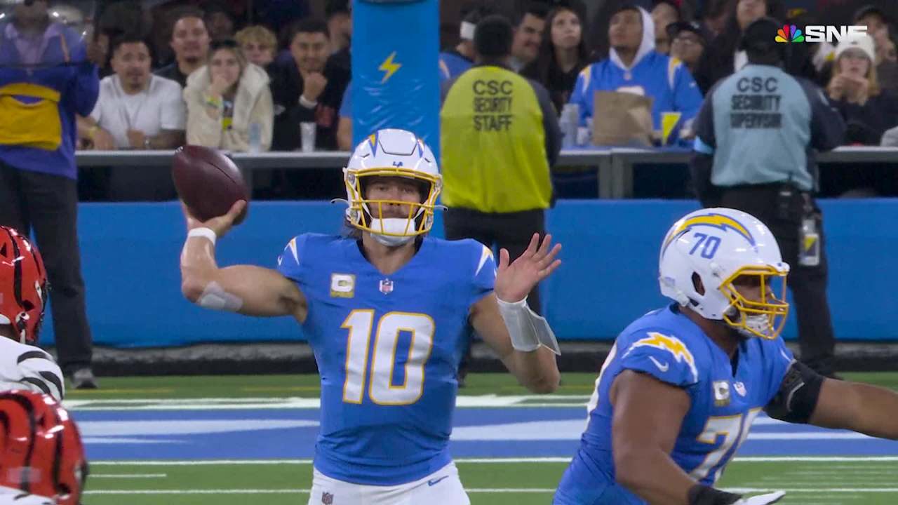 Los Angeles Chargers Quarterback Justin Herberts Dot To Tight End Will