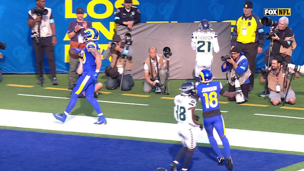 Los Angeles Rams quarterback Jimmy Garoppolo's first touchdown pass as ...