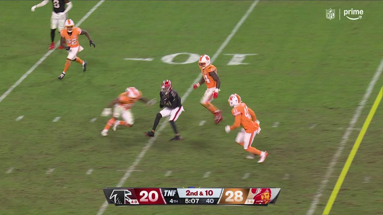 Atlanta Falcons wide receiver Darnell Mooney's red zone fumble somehow ...