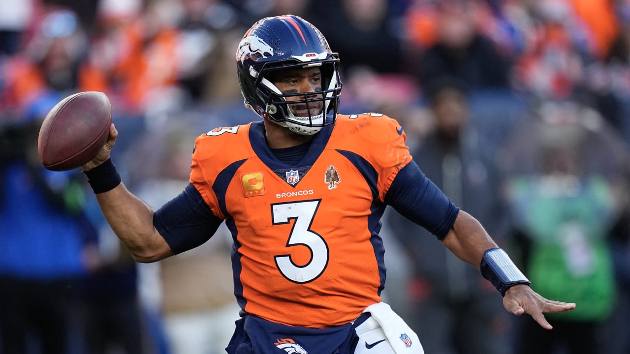 Broncos QB Russell Wilson needs help from supporting cast to