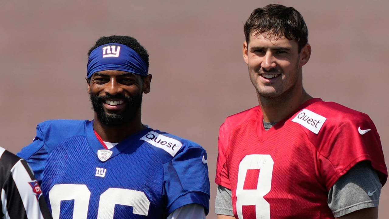 Darius Slayton stands up for Giants teammate Daniel Jones, blames ‘negative narrative’ for criticism of QB