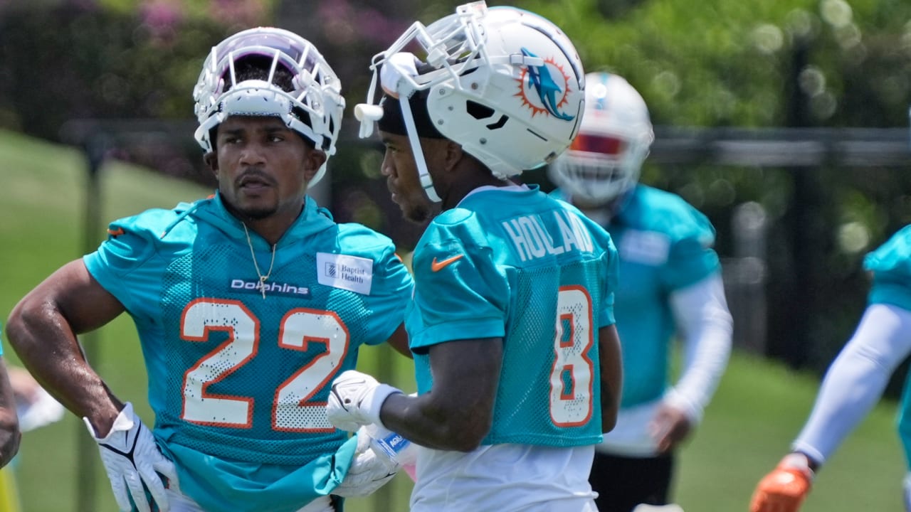Dolphins’ Jevon Holland happy with move to DC Anthony Weaver from Vic Fangio
