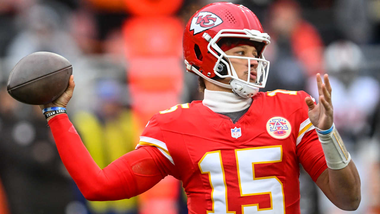 Chiefs QB Patrick Mahomes (ankle) considered week to week; X-rays negative