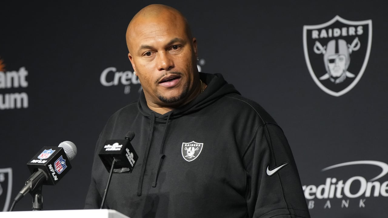 Las Vegas Raiders interim head coach Antonio Pierce on practice squad ...