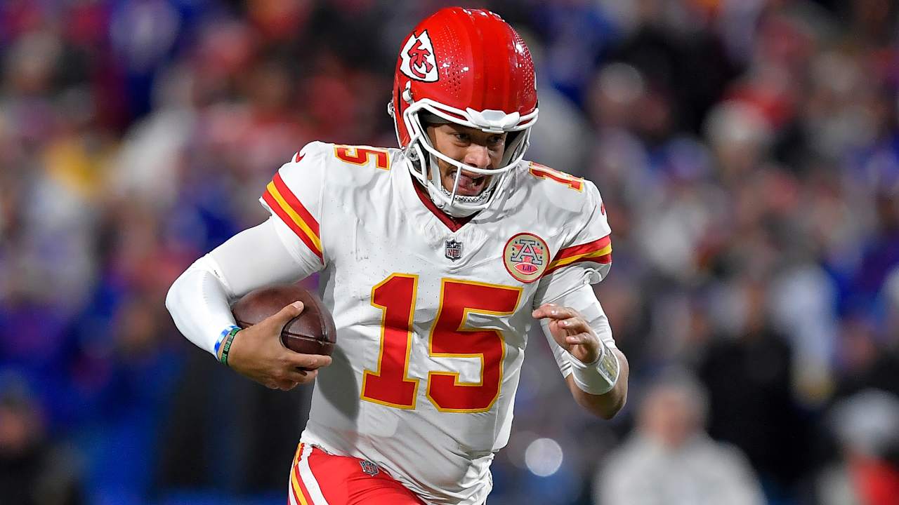 NFL QB Index, Week 12: Patrick Mahomes slips out of top four after Bills hand Chiefs first loss