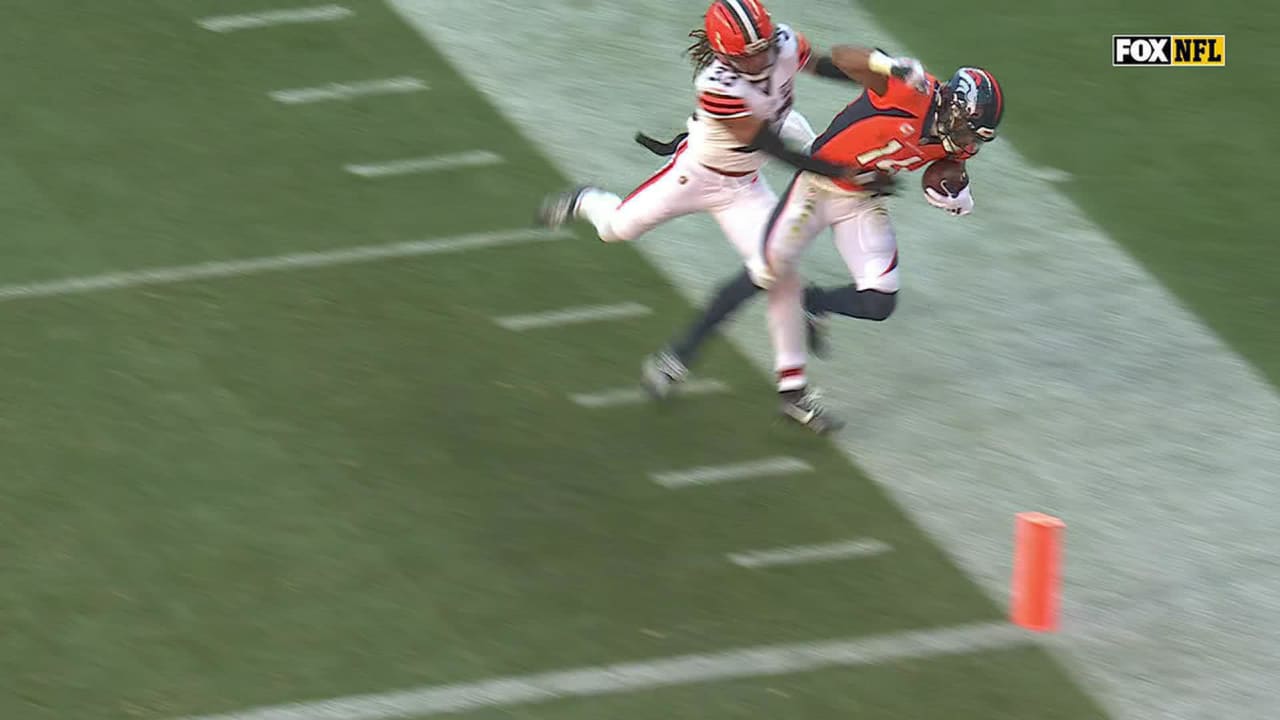 Denver Broncos Quarterback Russell Wilson S 31 Yard Connection With