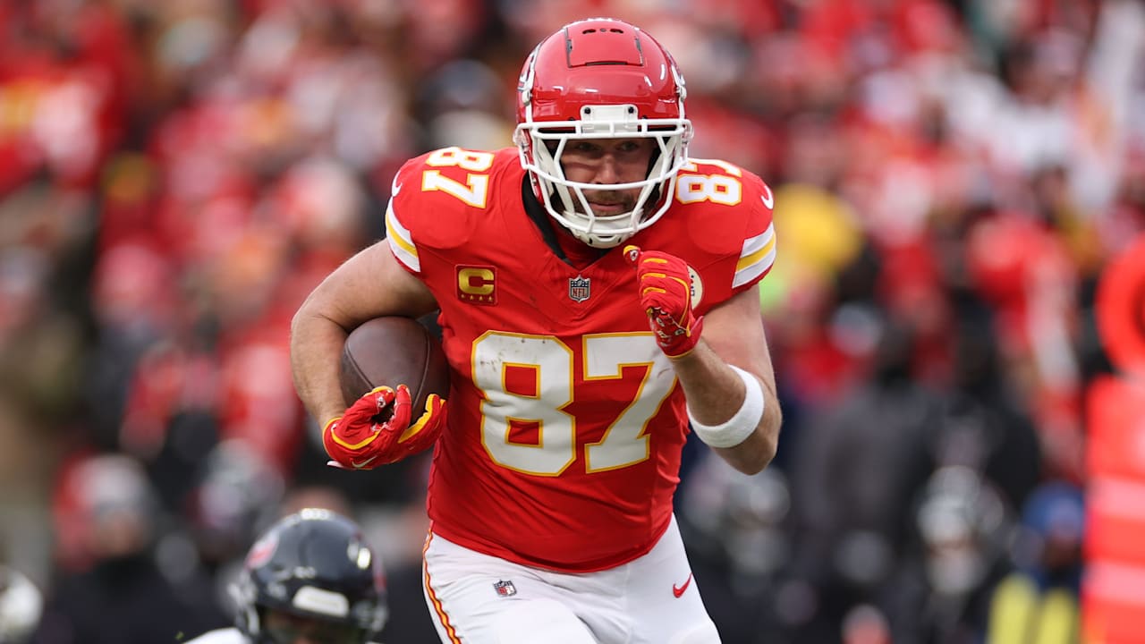 Chiefs TE Travis Kelce posts record ninth 100-yard receiving playoff game, breaks tie with Hall of Famer Jerry Rice