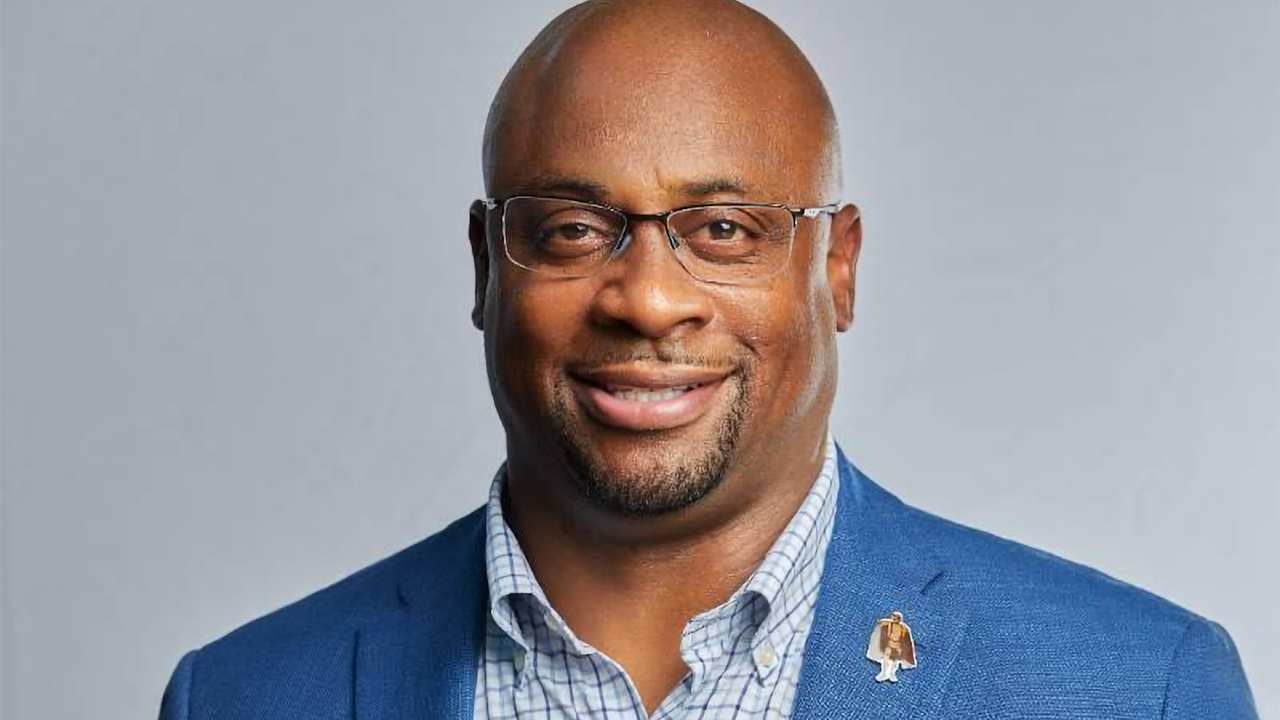 NFL-Vincent-Troy-Horizontal