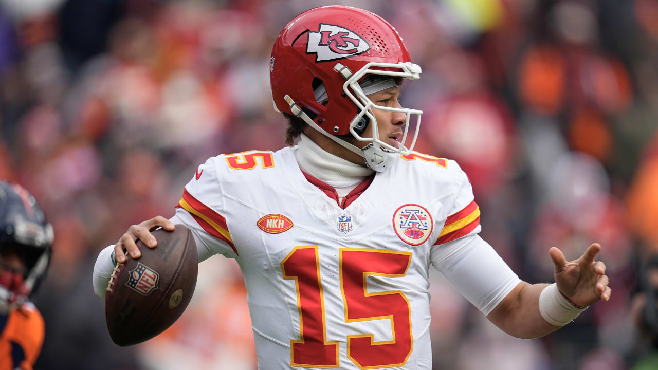 NFL Playoffs 2023: Patrick Mahomes shows immense grit before throwing a  one-legged touchdown 