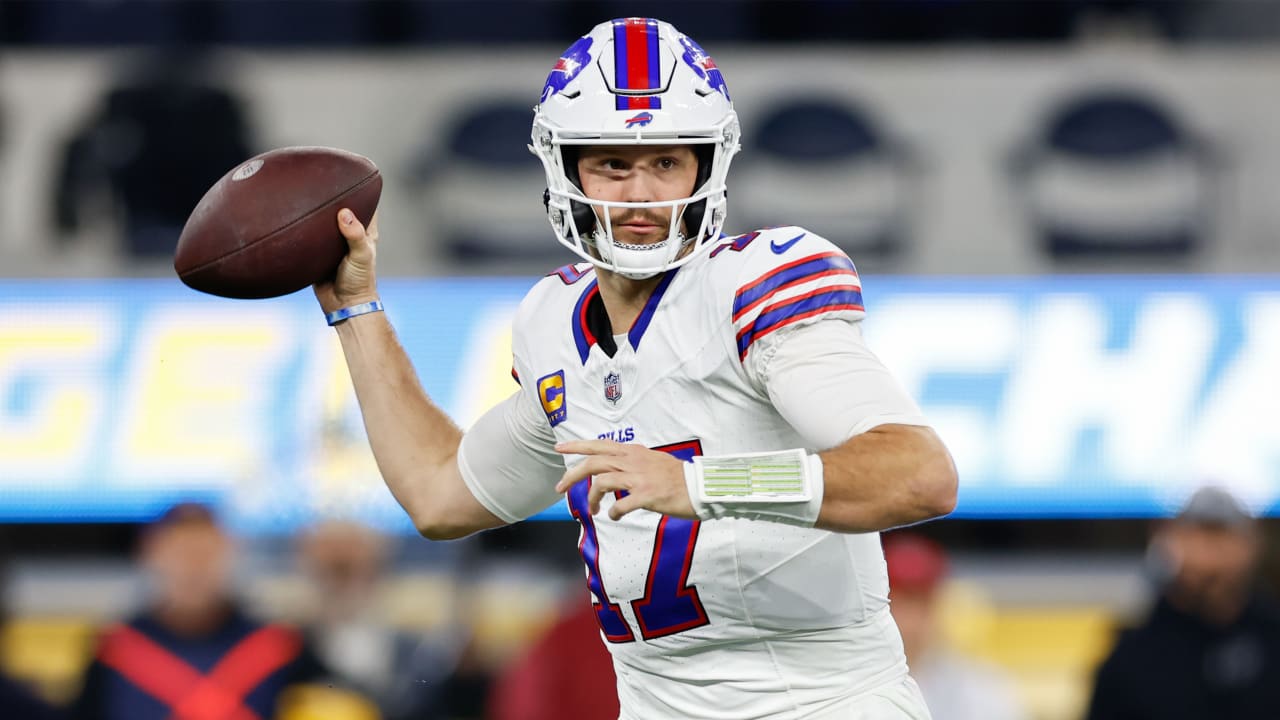 Fans draw similarities between Josh Allen's helmet and Giants gear