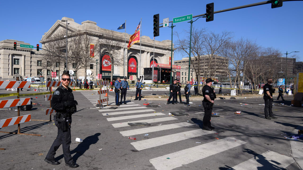 Shooting at Kansas City Chiefs\' Super Bowl parade leaves one dead and multiple injured
