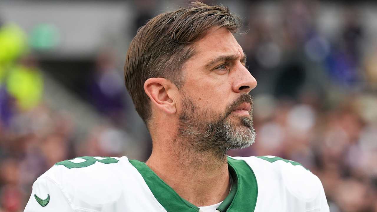 Aaron Rodgers struggles with INTs in loss to Vikings, says 2-3 Jets need to ‘stick together’