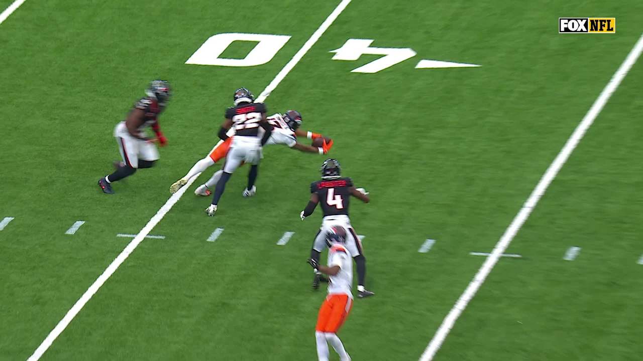 Denver Broncos wide receiver Pat Bryant REACHES for crucial third-down ...