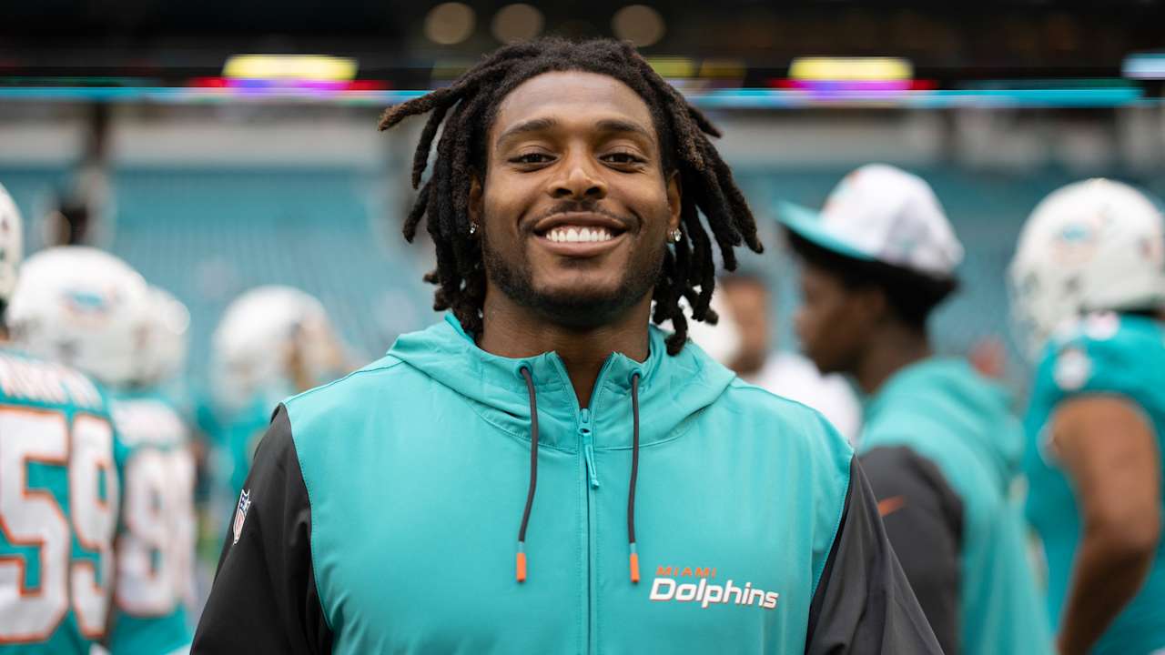 Dolphins CB Jalen Ramsey agrees to a record three-year, .3 million extension