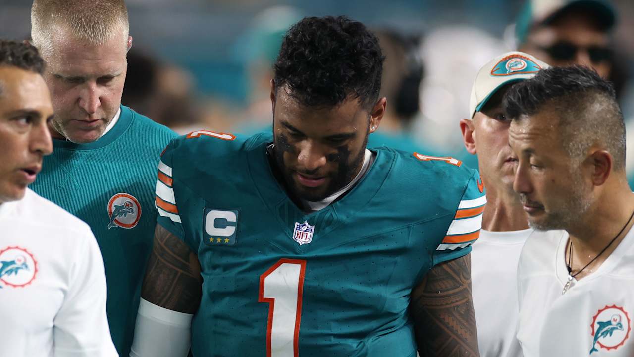 Dolphins QB Tua Tagovailoa leaves Thursday's game against the Bills with a concussion