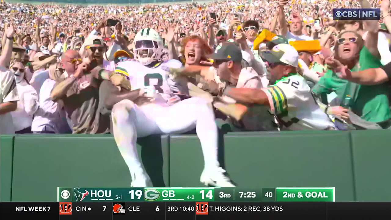 Green Bay Packers running back Josh Jacobs scores first career receiving TD