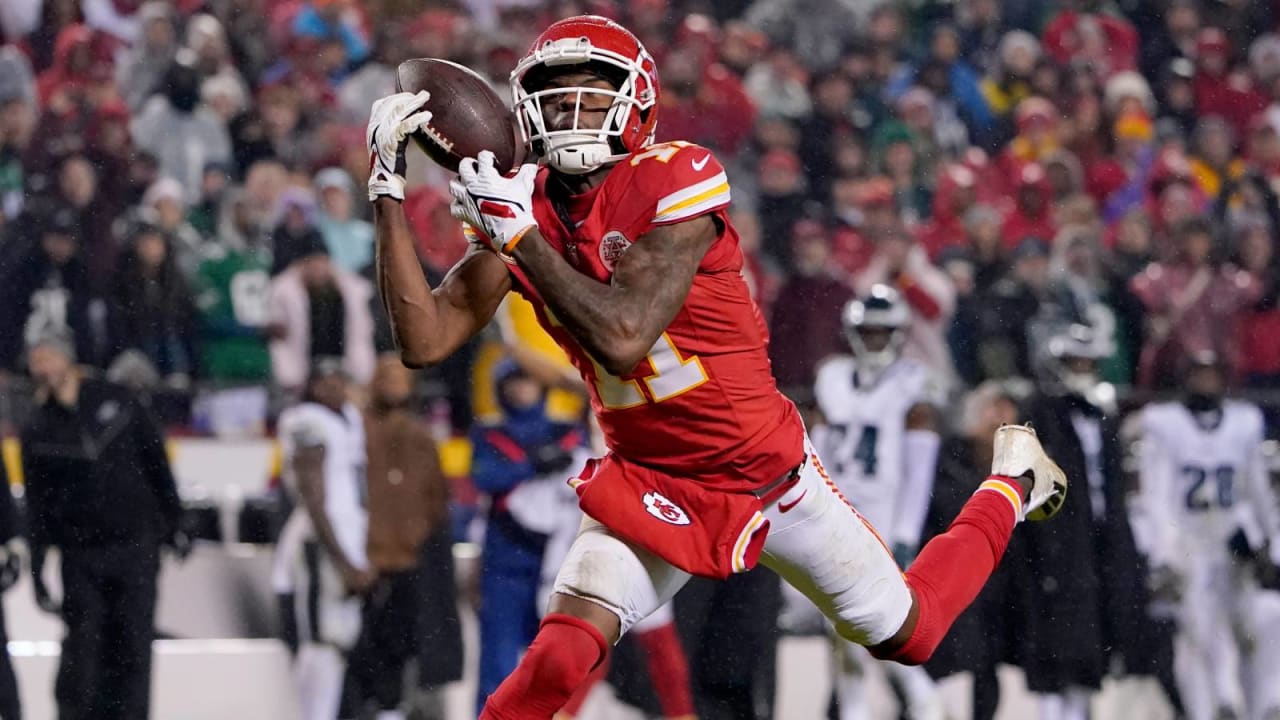 The Chiefs expect an improvement in the second half from their wide receivers after recent declines