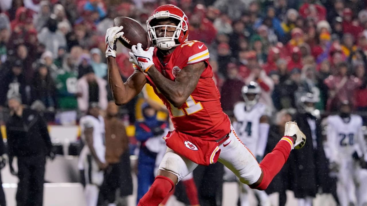 Chiefs Anticipate Stronger Performance from Wide Receivers in the Second Half After Recent Drops