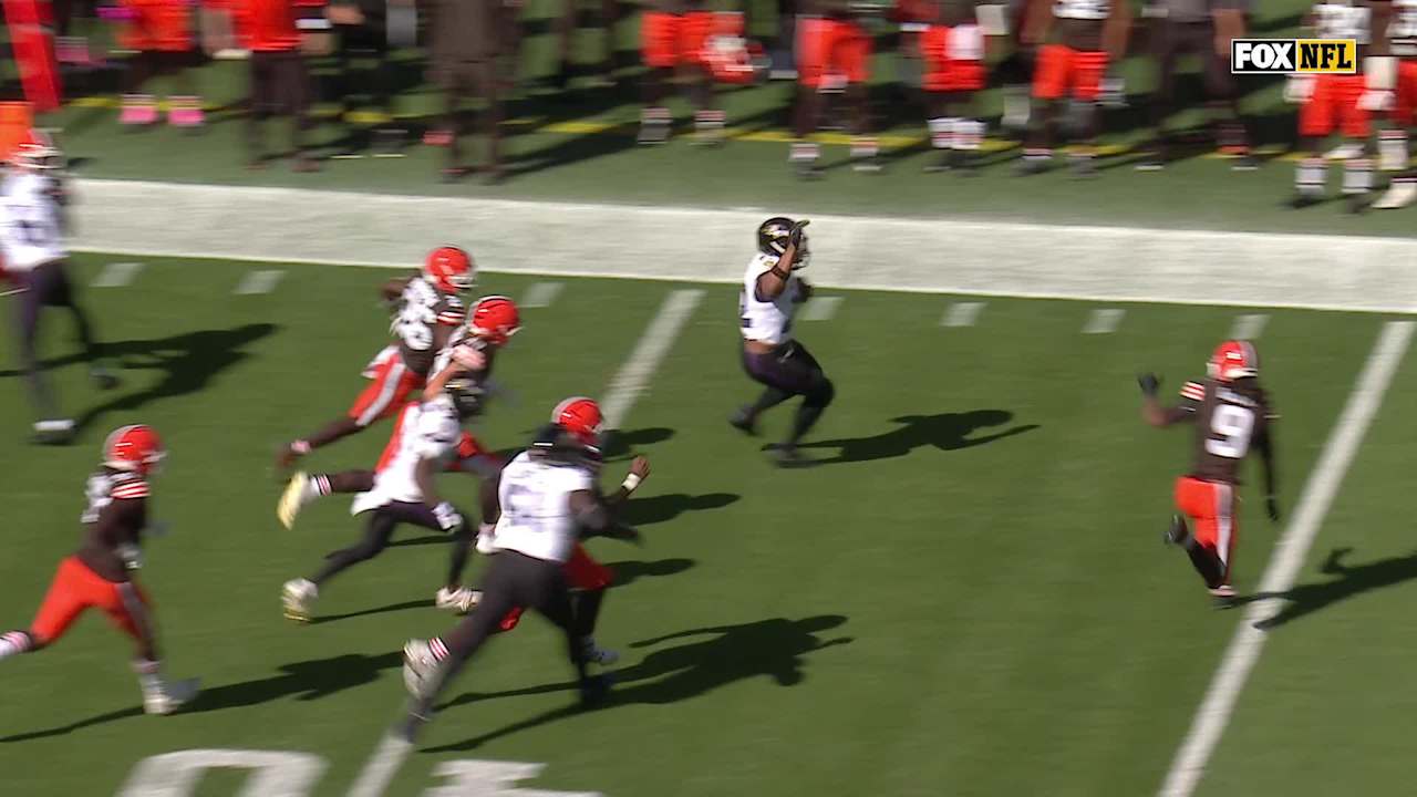 Baltimore Ravens running back Derrick Henry finds edge on opening drive ...