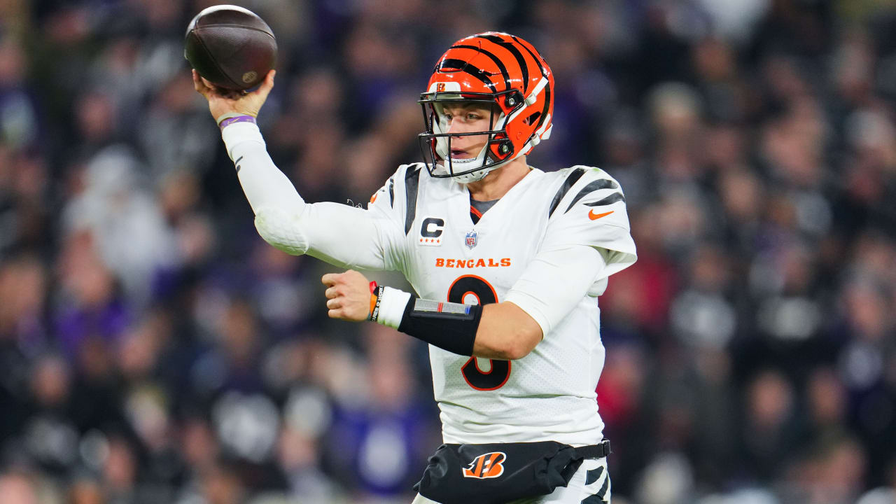 Bengals QB Joe Burrow Suffers Apparent Sprained Wrist In Thursday's ...