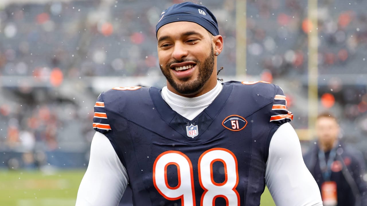 Montez Sweat embracing 2023 roller-coaster ride that brought him to Bears:  'It's a blessing to be here'