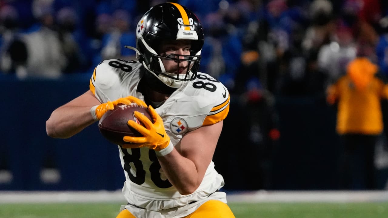 Steelers TE Pat Freiermuth: QB Russell Wilson 'starting to build that  connection' with receivers