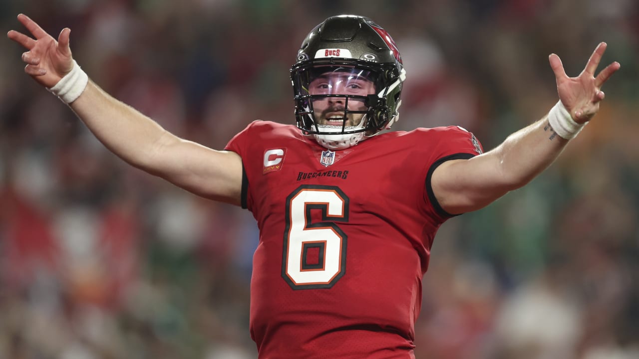 Schedule Thursday Night Bucs Game Tonight Channel NFL Playoffs - Main Image