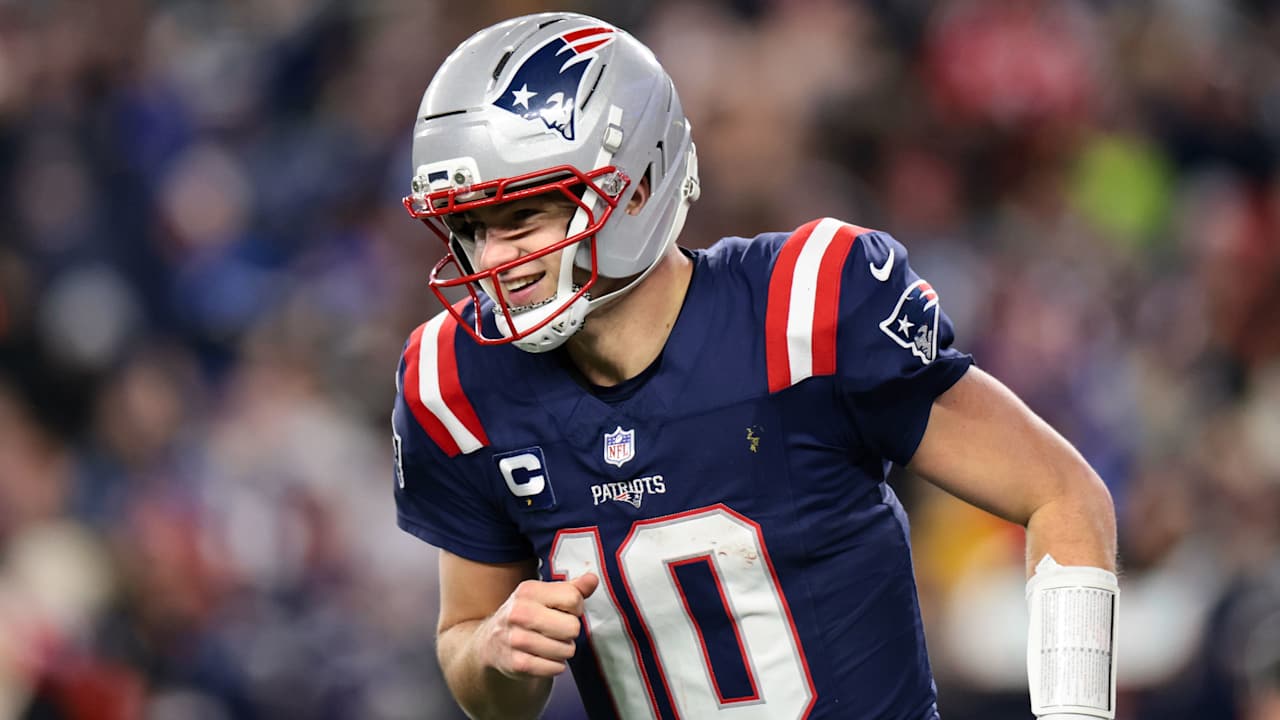 Drake Maye's TD puts away Patriots' first playoff win since Super Bowl LIII: 'We were the better team tonight. We made plays when we had to.'