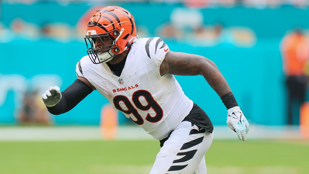 Bengals DE Myles Murphy: 'No hard feelings' on Cincinnati declining my fifth-year option Published: May 25, 2026 at 03:50 PM Christian Gonzales Digital Content Producer