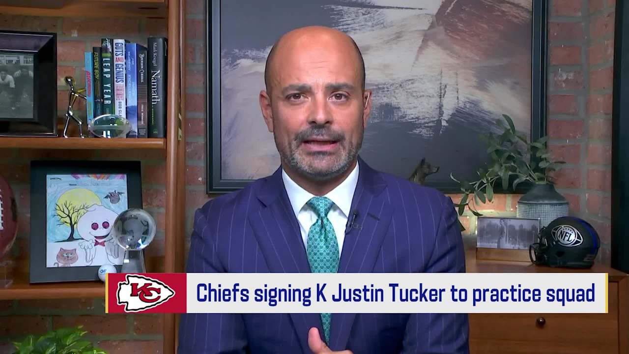 NFL Network Insider Mike Garafolo:Kansas City Chiefs signing kicker ...
