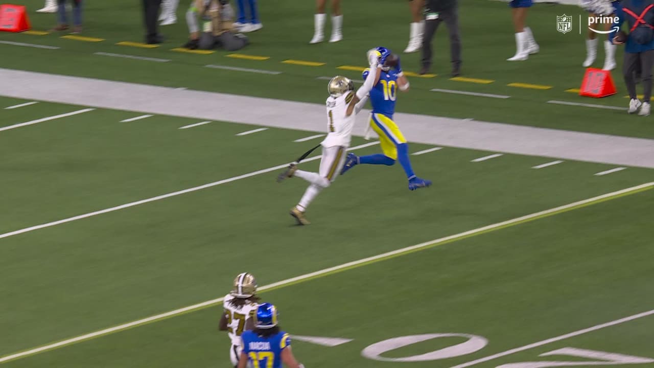 Los Angeles Rams Quarterback Matthew Stafford Hits Rams Wide Receiver ...