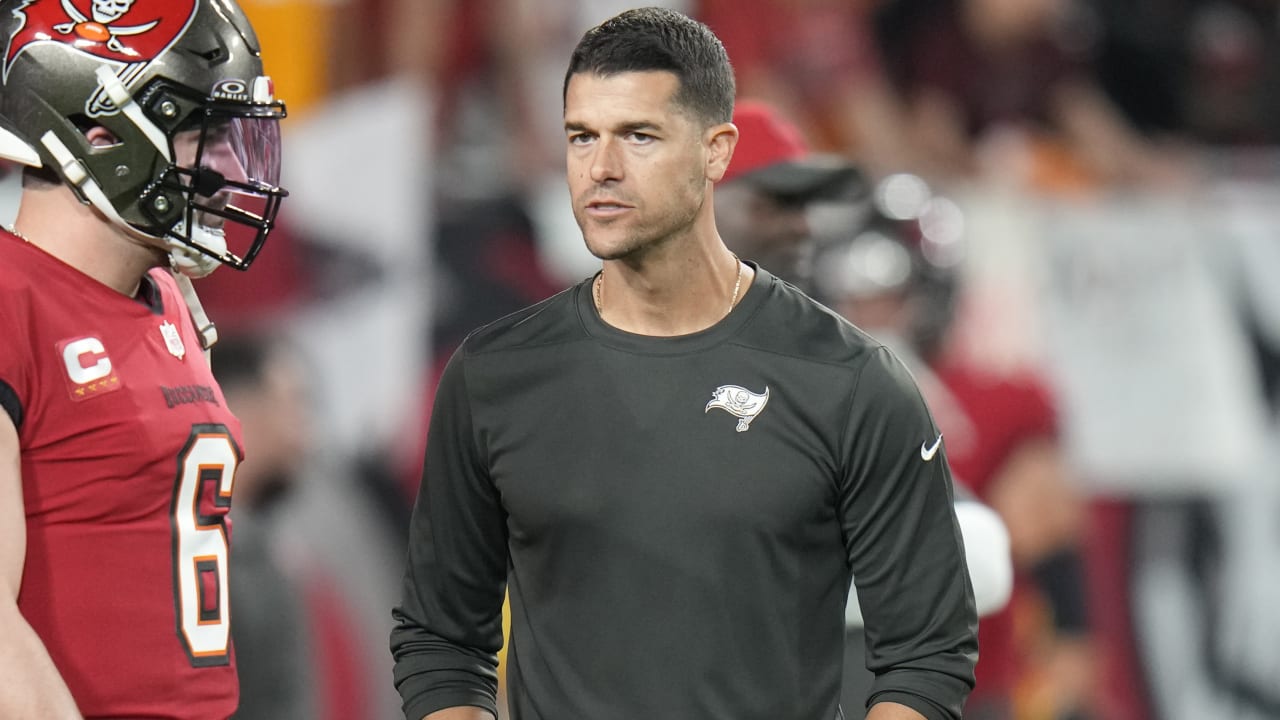 Panthers hire Buccaneers offensive coordinator Dave Canales as next head coach