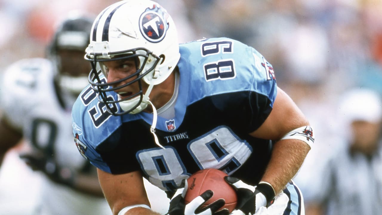 Former Titans TE Frank Wycheck dies at age 52