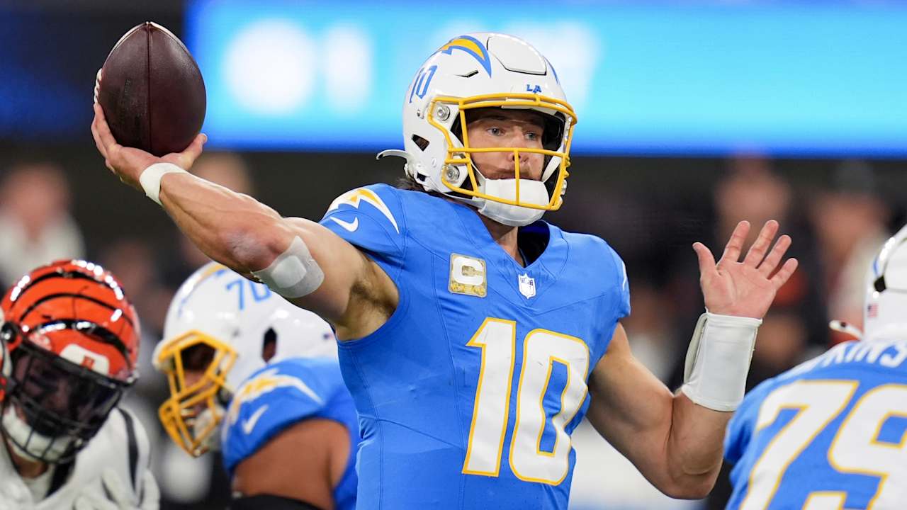 NFL Fantasy 2024 Start 'Em, Sit 'Em Quarterbacks for Week 12