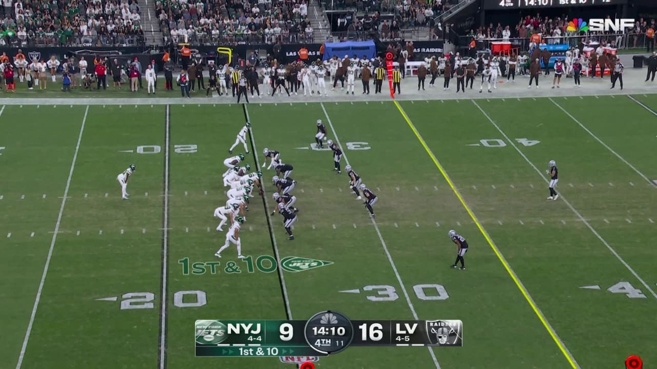 New York Jets running back Breece Hall races to open grass on a 35yard