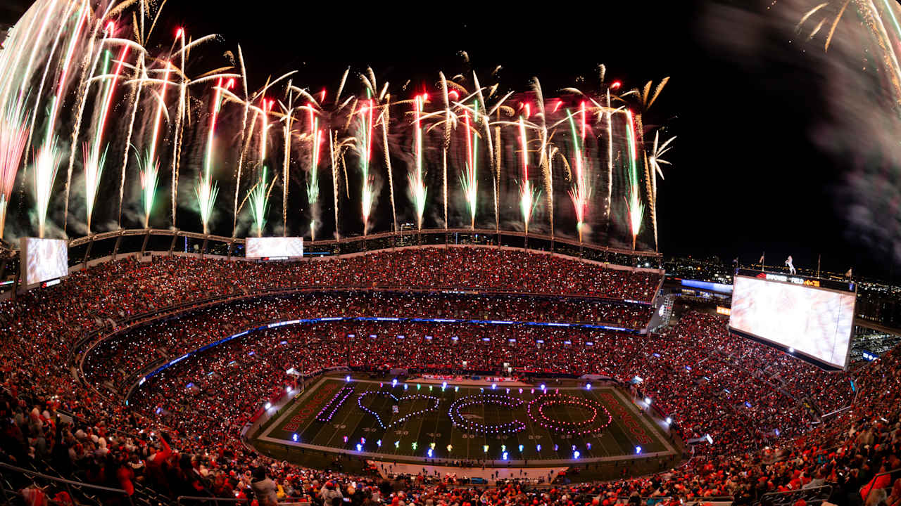 NFL community celebrates New Years Day on social media