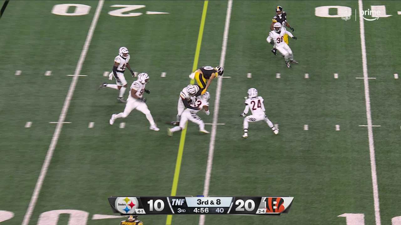 Hurdle Alert! Pittsburgh Steelers wide receiver Roman Wilson gets up ...