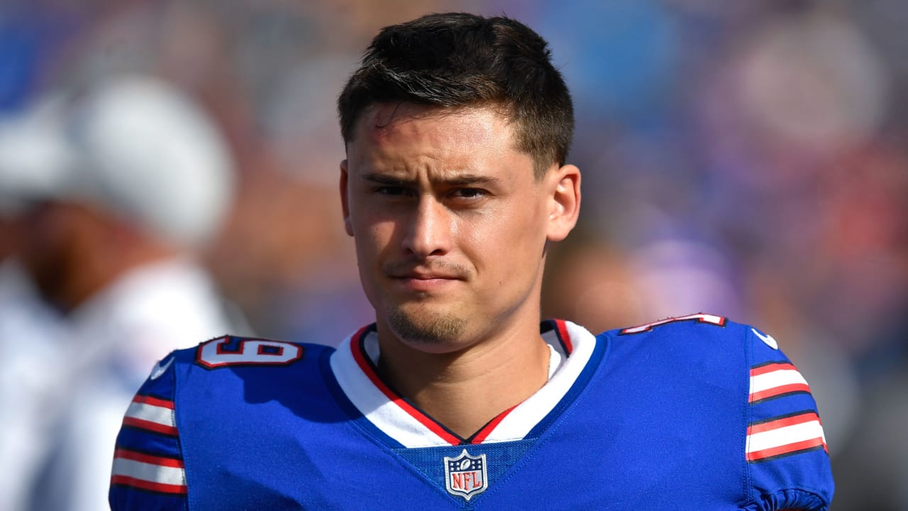 Freeagent punter Matt Araiza signing with Super Bowl champion Kansas