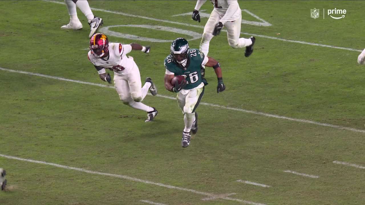 Philadelphia Eagles running back Saquon Barkley goes BERSERK on a 39 ...