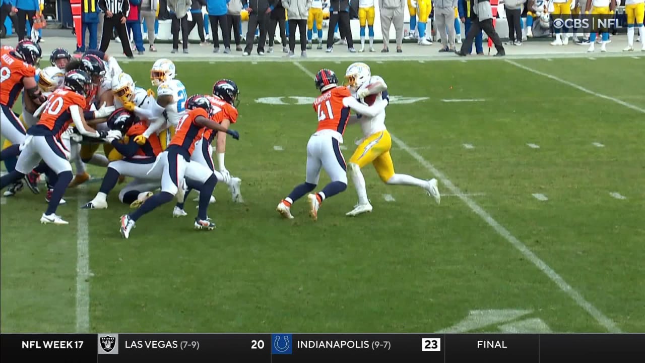 Los Angeles Chargers' fake-punt goes awry with mishandled snap