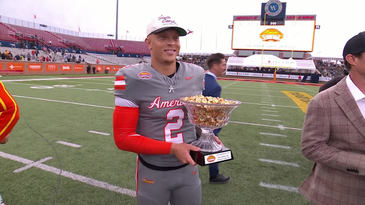 South Carolina quarterback Spencer Rattler accepts award for Senior ...