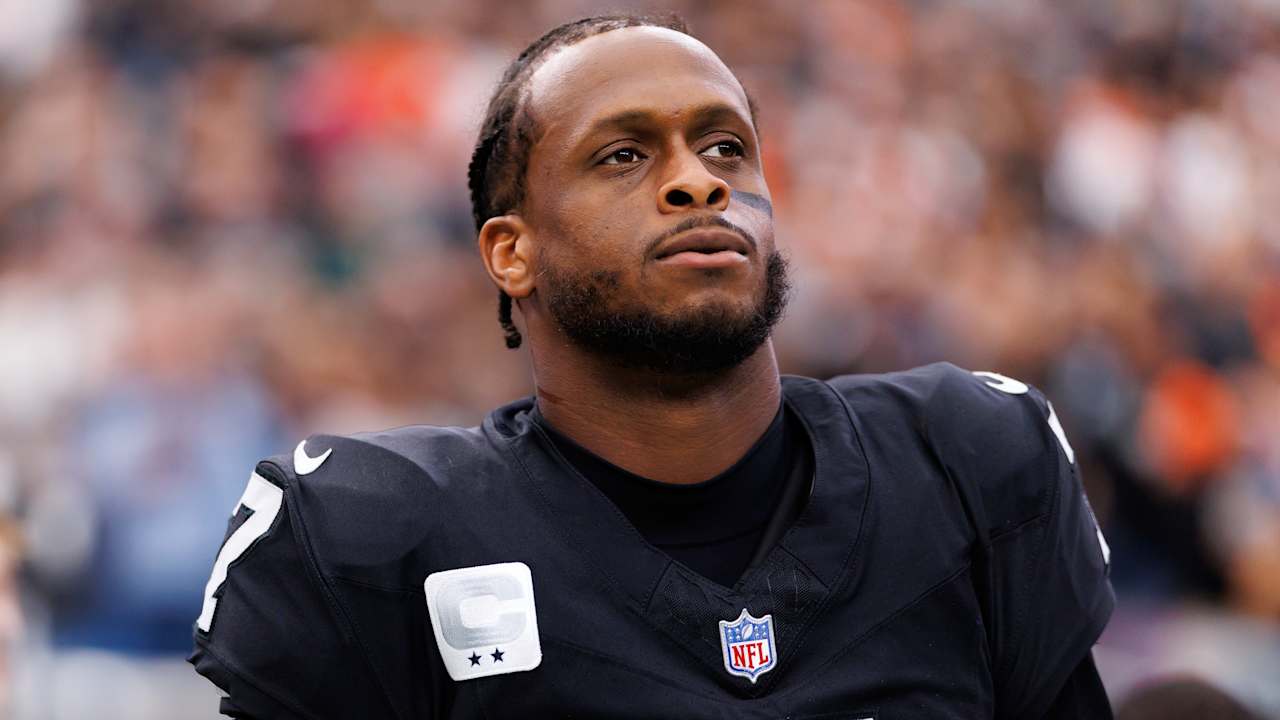Raiders to release QB Geno Smith after one season with franchise