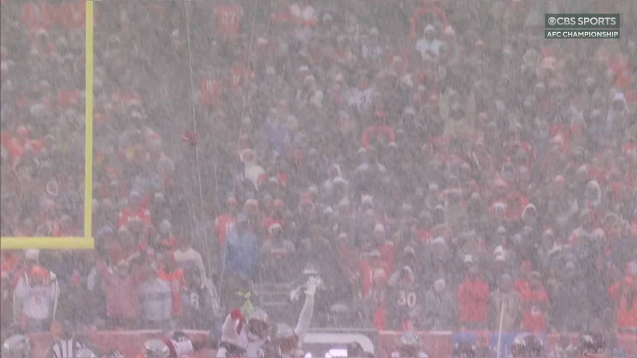 Leonard Taylor III gets fingertips on ball to force Will Lutz missed FG - NFL.com