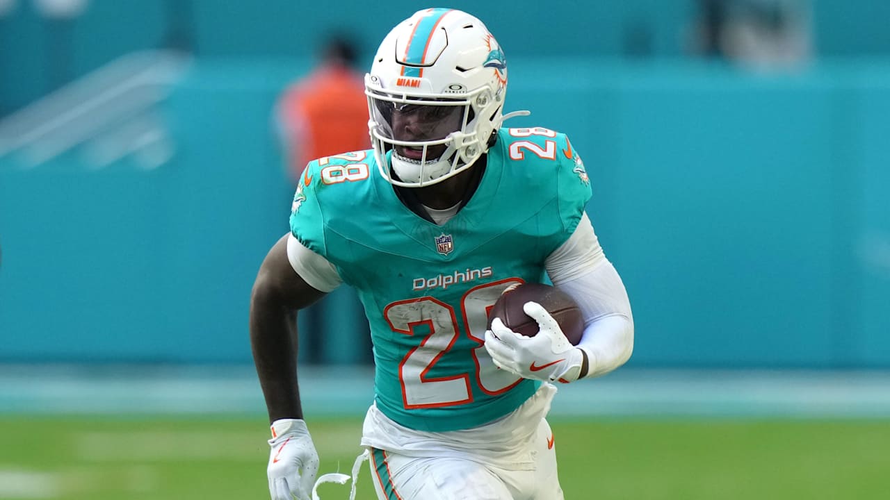 RB De'Von Achane on new contract extension: Dolphins 'made it clear' trade  wasn't happening
