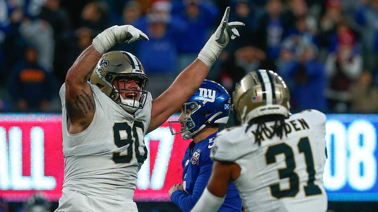 Bryan Bresee’s field goal block against Giants keeps Saints ‘in the mix’ for NFC South, playoffs