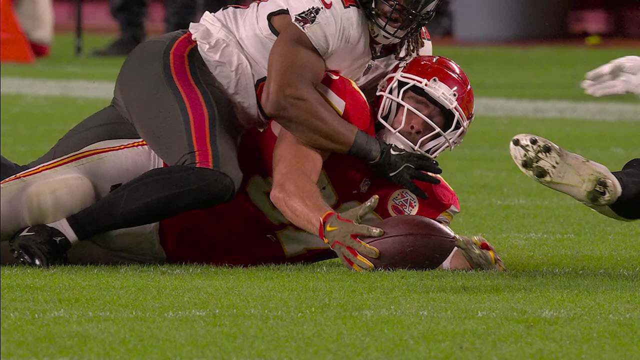 Tampa Bay Bucs Defense Halts Kansas City Chiefs Drive With Tight End