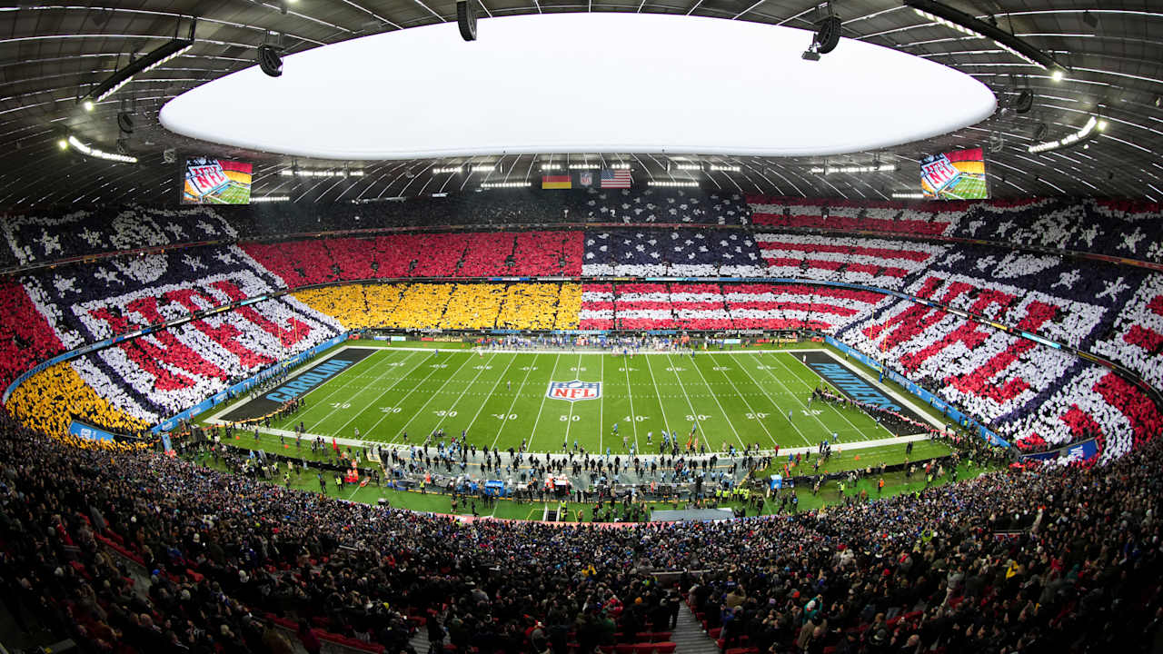 Top 10 Photos from Week 10 of the 2024 Season