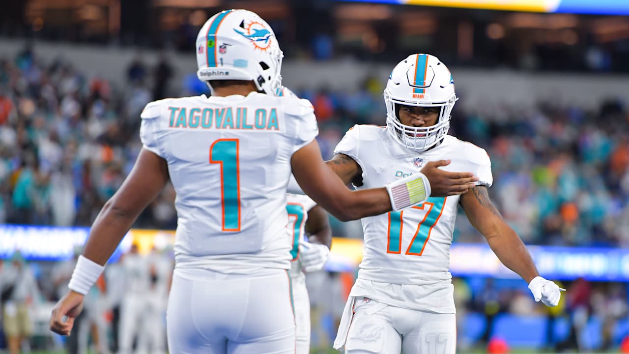 Tua Tagovailoa (hip) off injury report, but Jaylen Waddle (knee) doubtful for Dolphins’ game vs. 49ers